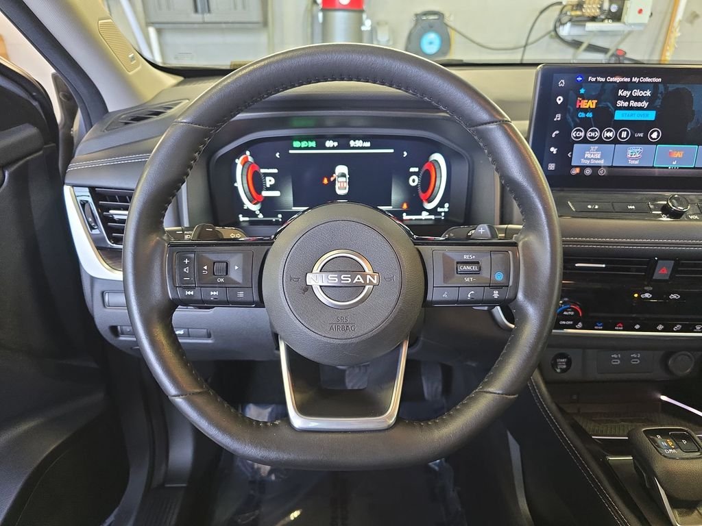 Used 2024 Gray Nissan Platinum image 20