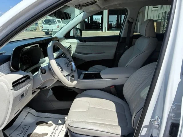 Used 2025 Hyper White Hyundai Calligraphy image 7