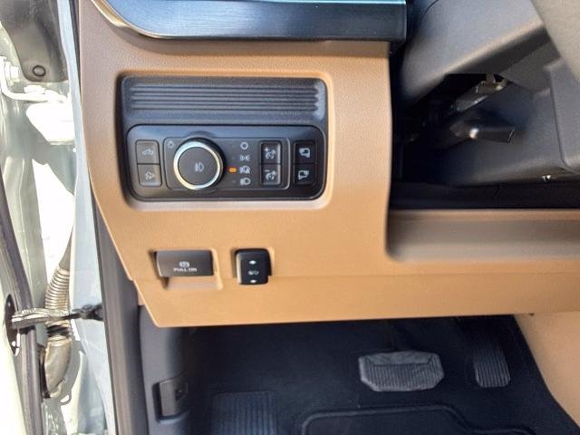 New 2026 Star White Metallic Tri-Coat Ford Lariat image 62