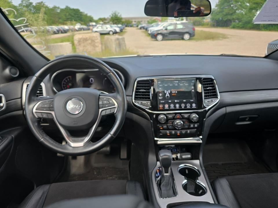 Used 2021 White Jeep Laredo X image 5