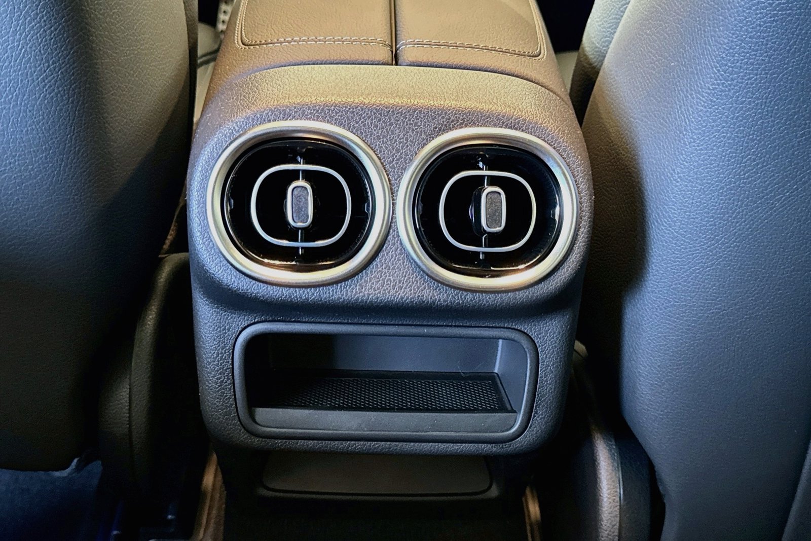 New 2026 Black Mercedes-Benz GLC 300 image 23