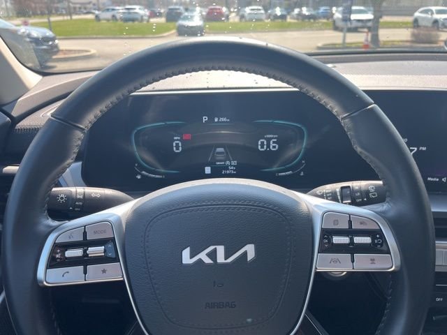 Used 2025 Silver Kia S image 47