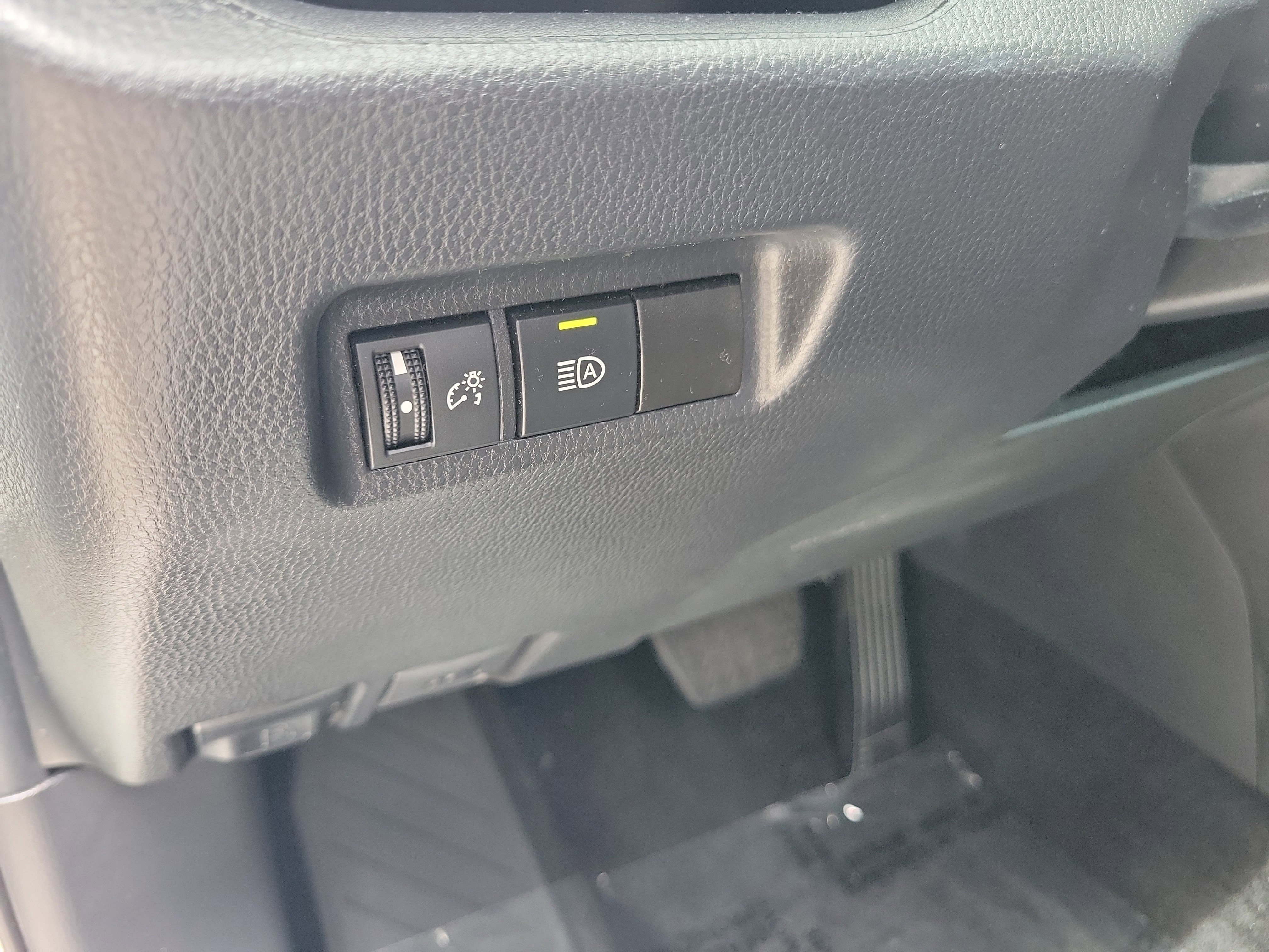 Used 2024 Ice Cap Toyota XLE image 27