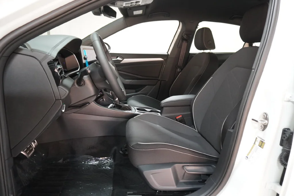 New 2027 Pure White Volkswagen 1.5T Sport image 10