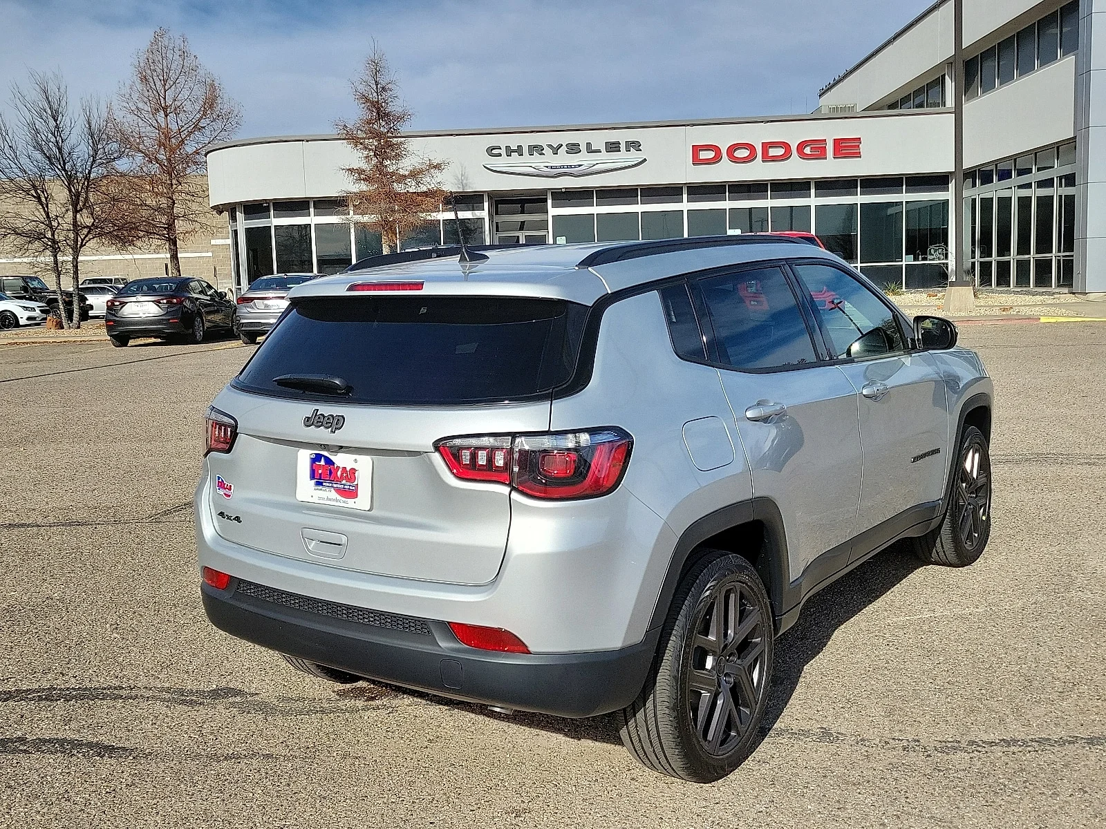 New 2026 Silver Zynith Jeep LATITUDE ALTITUDE 4X4 image 4