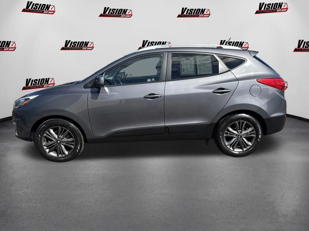 Used 2015 Gray Hyundai SE image 2