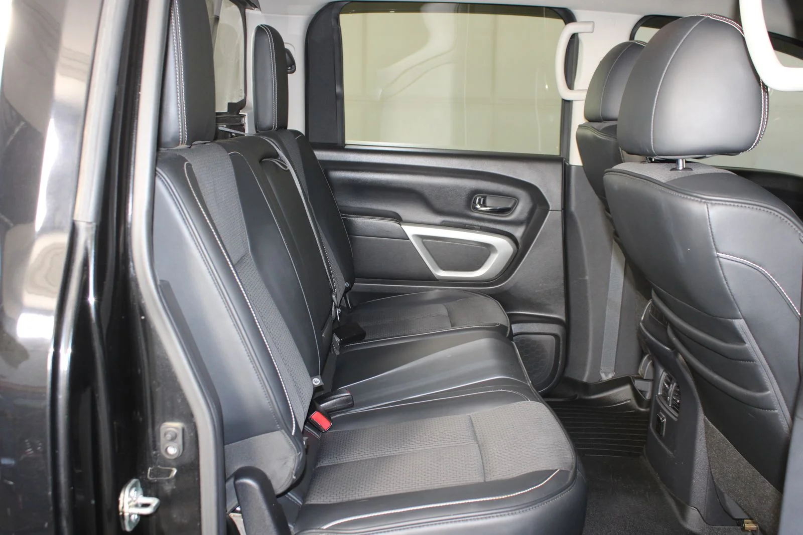 Used 2017 Black Nissan PRO-4X image 26