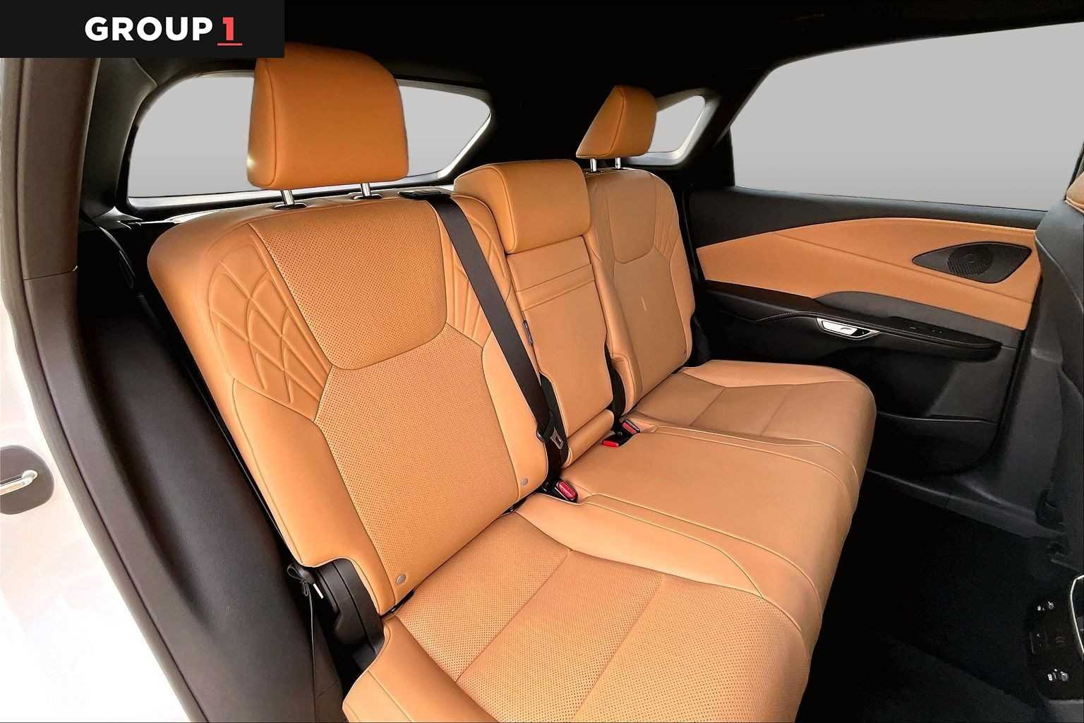 Used 2026 Eminent White Pearl Lexus Premium image 17