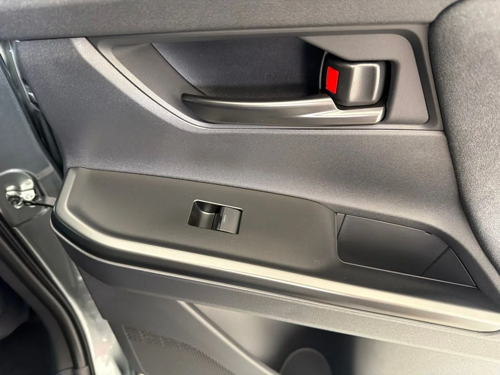 New 2026 Overcast Toyota  SE image 33