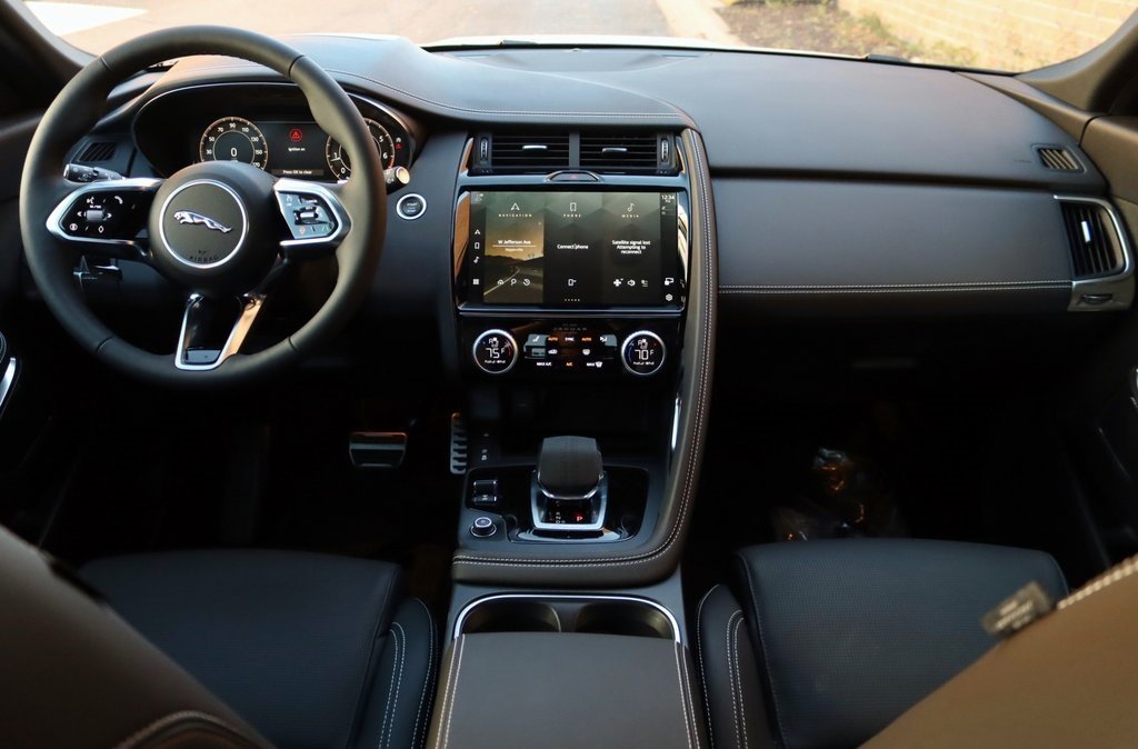 2024 JAGUAR E-PACE - Image 8