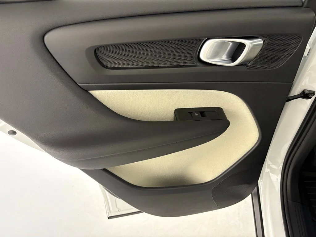 2026 Volvo XC40 Ultra - Photo 35