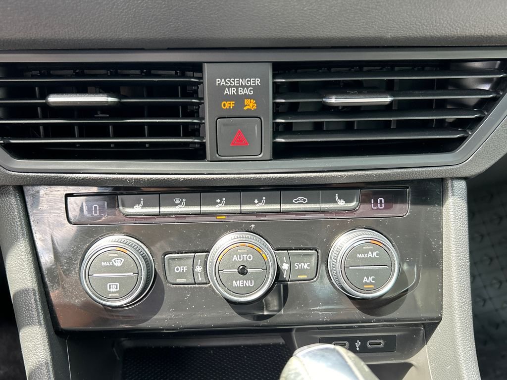Used 2021 Black Volkswagen R-Line image 17