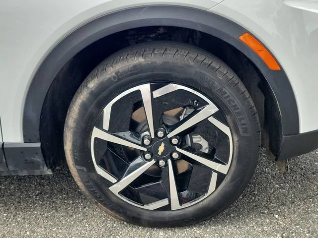 2025 Chevrolet Equinox EV 1LT - Photo 6