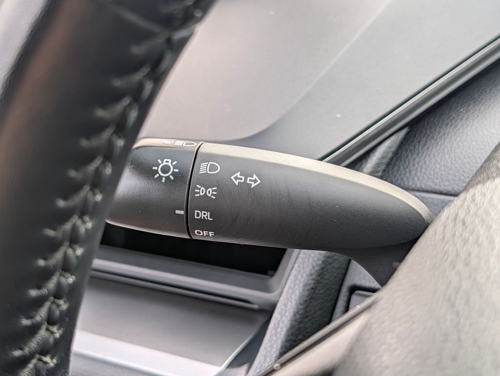 2024 Toyota Prius LE - Photo 30
