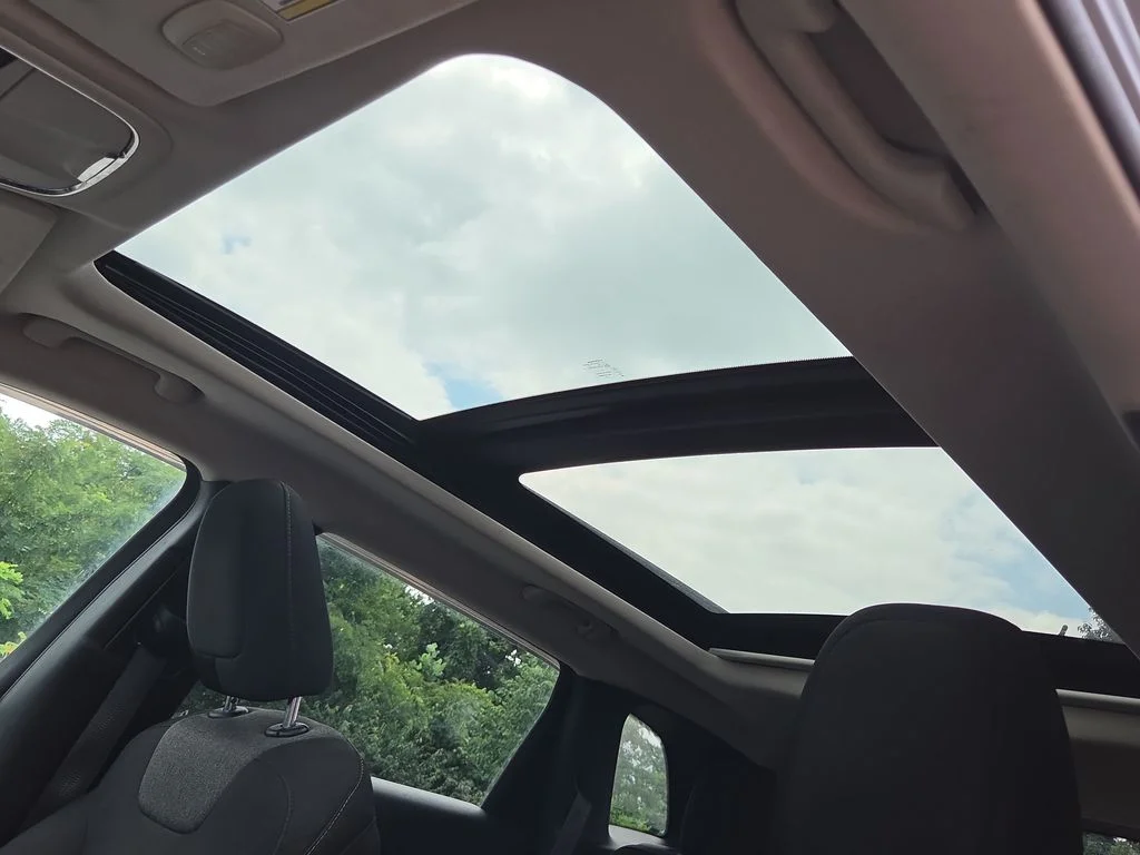 Used 2014 Gray Jeep Latitude image 41