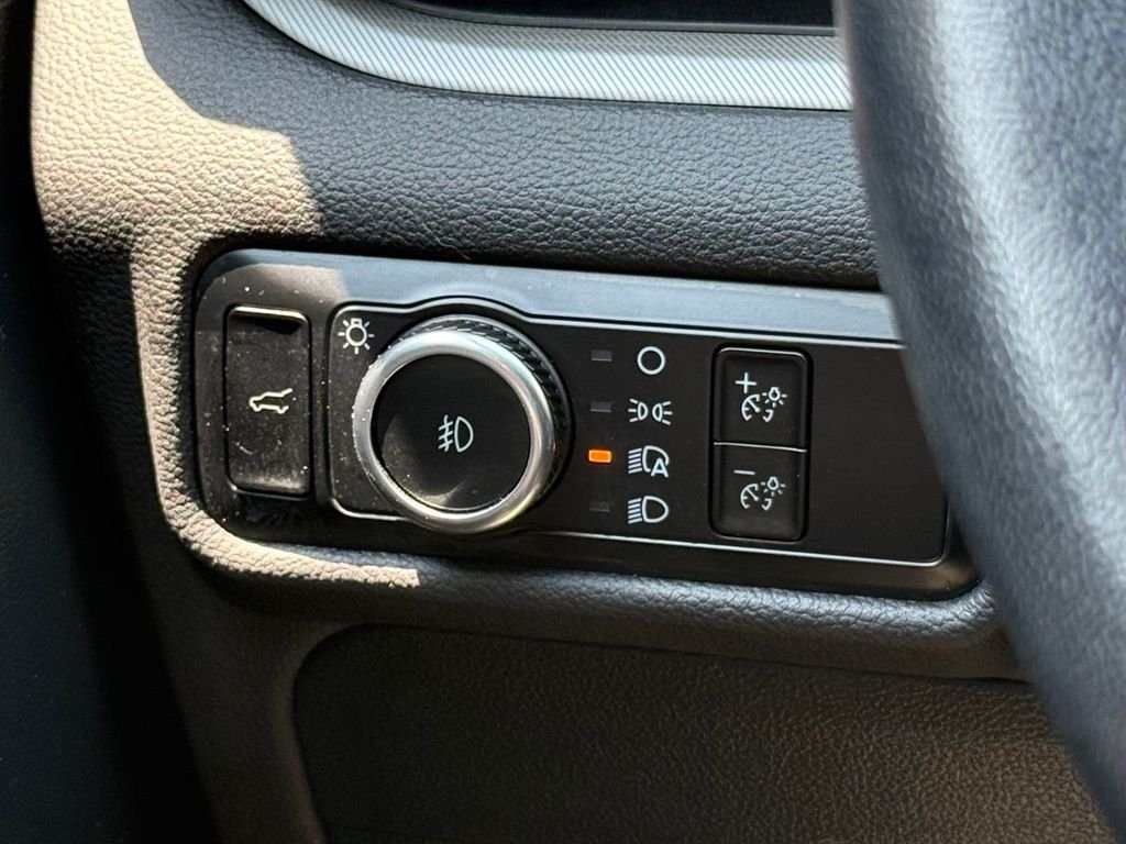 Used 2023 Silver Ford XLT image 16