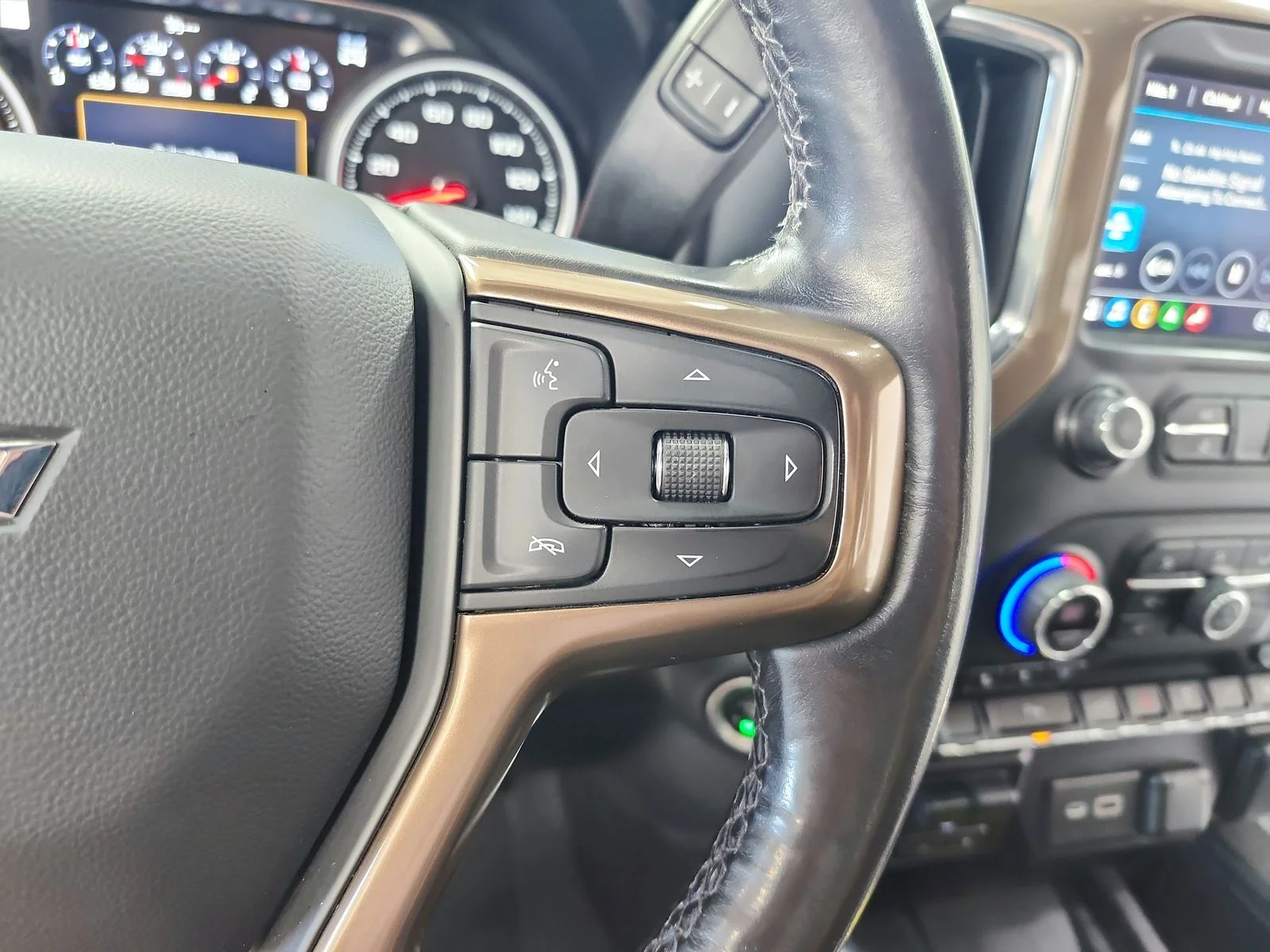 Used 2022 Gray Chevrolet High Country image 25