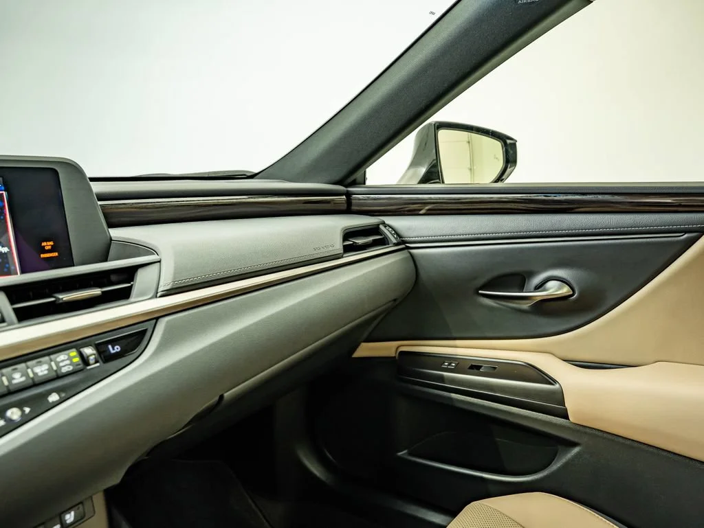 Used 2019 White Pearl Lexus 350 image 31