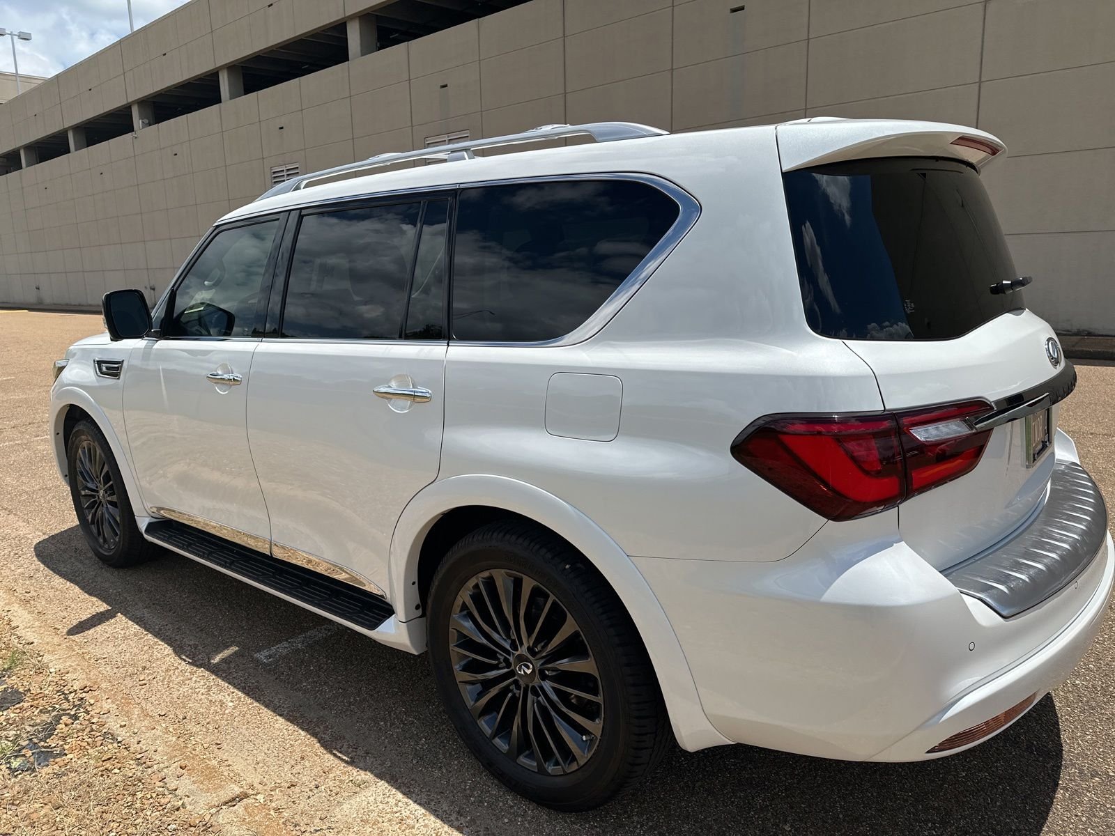 Certified Used 2023 White INFINITI Premium Select image 6