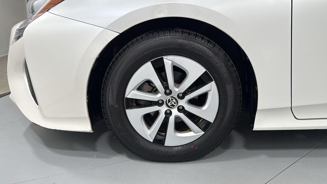 Used 2016 White Toyota Four image 24