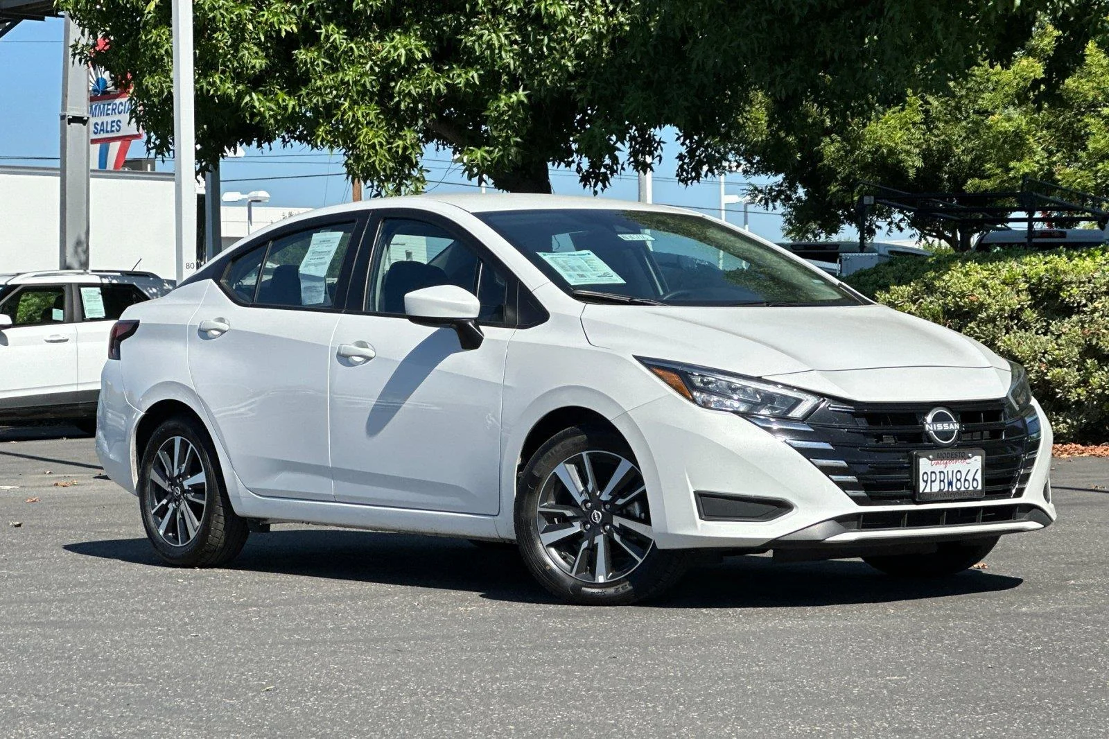 Used 2025 Aspen White Tricoat Nissan SV image 2