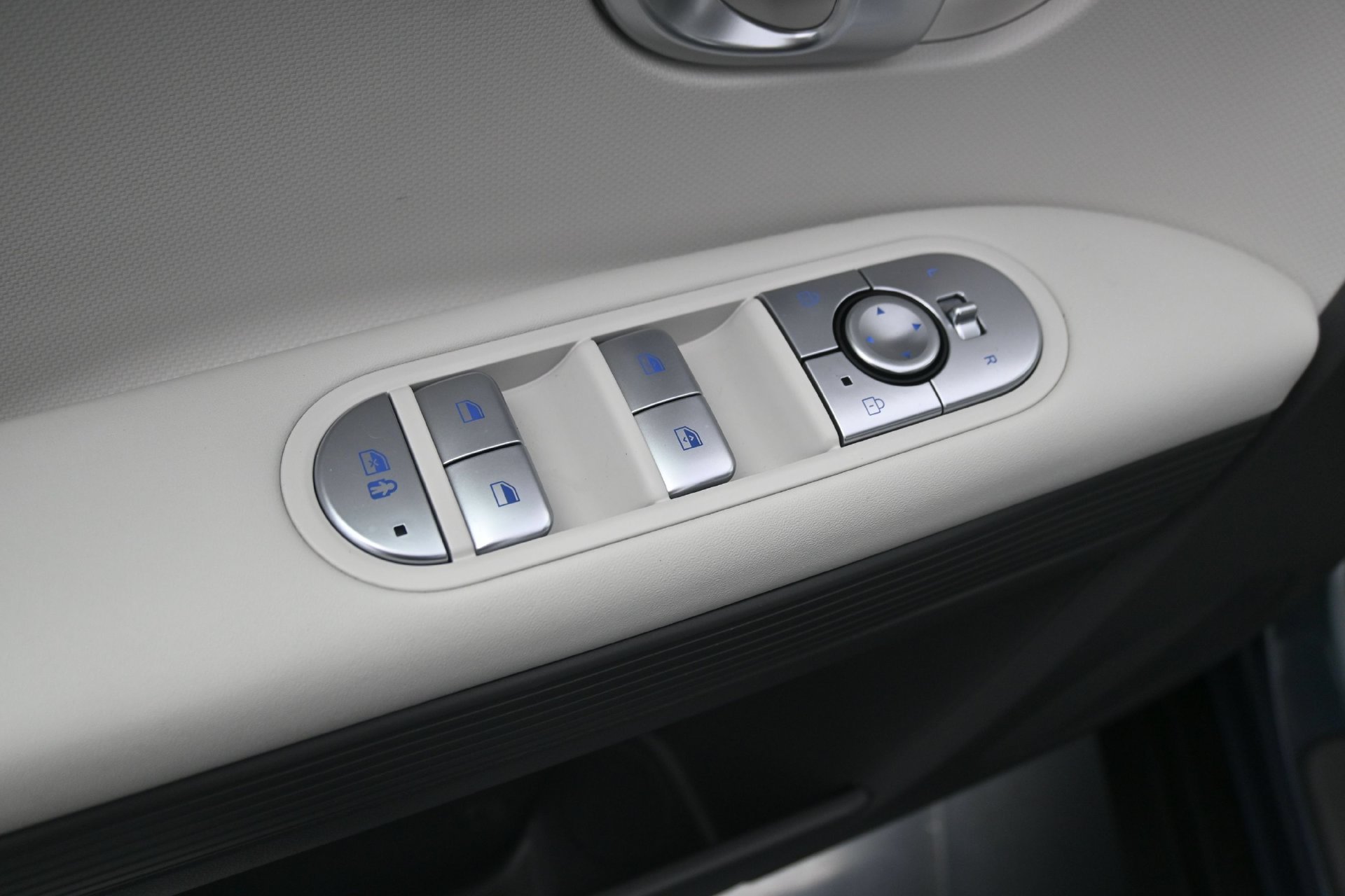 Used 2024 Digital Teal Hyundai SEL AWD image 19