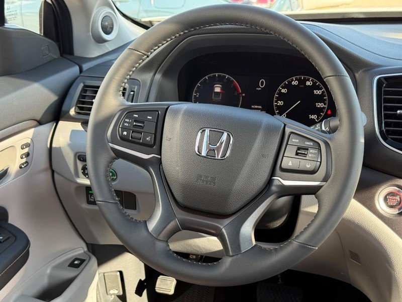 New 2026 Platinum White Pearl Honda RTL image 8