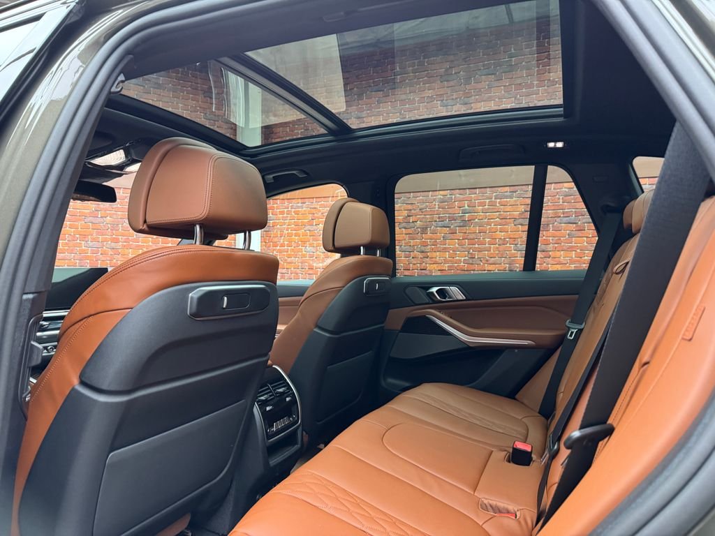 New 2026 Green BMW xDrive50e image 3