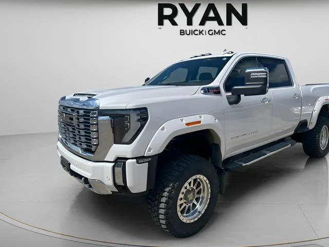2024 GMC Sierra 4WD Crew Cab Standard Box Denali's photo
