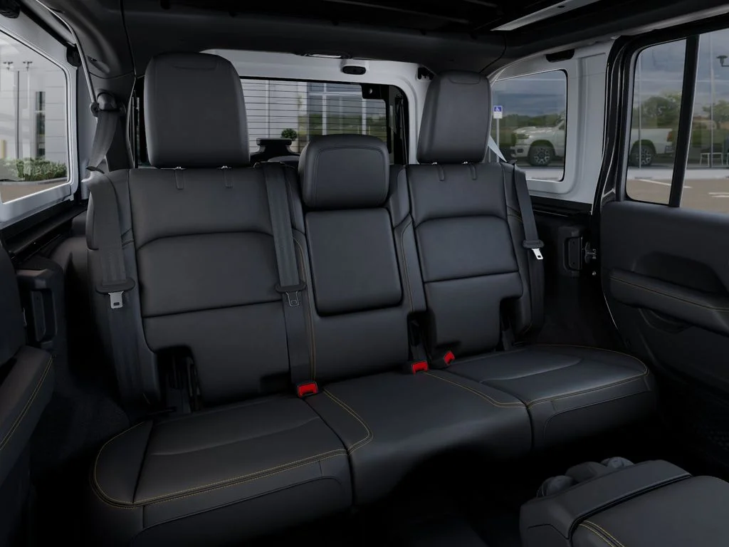 2025 Jeep Wrangler 4-Door Sahara - Photo 15