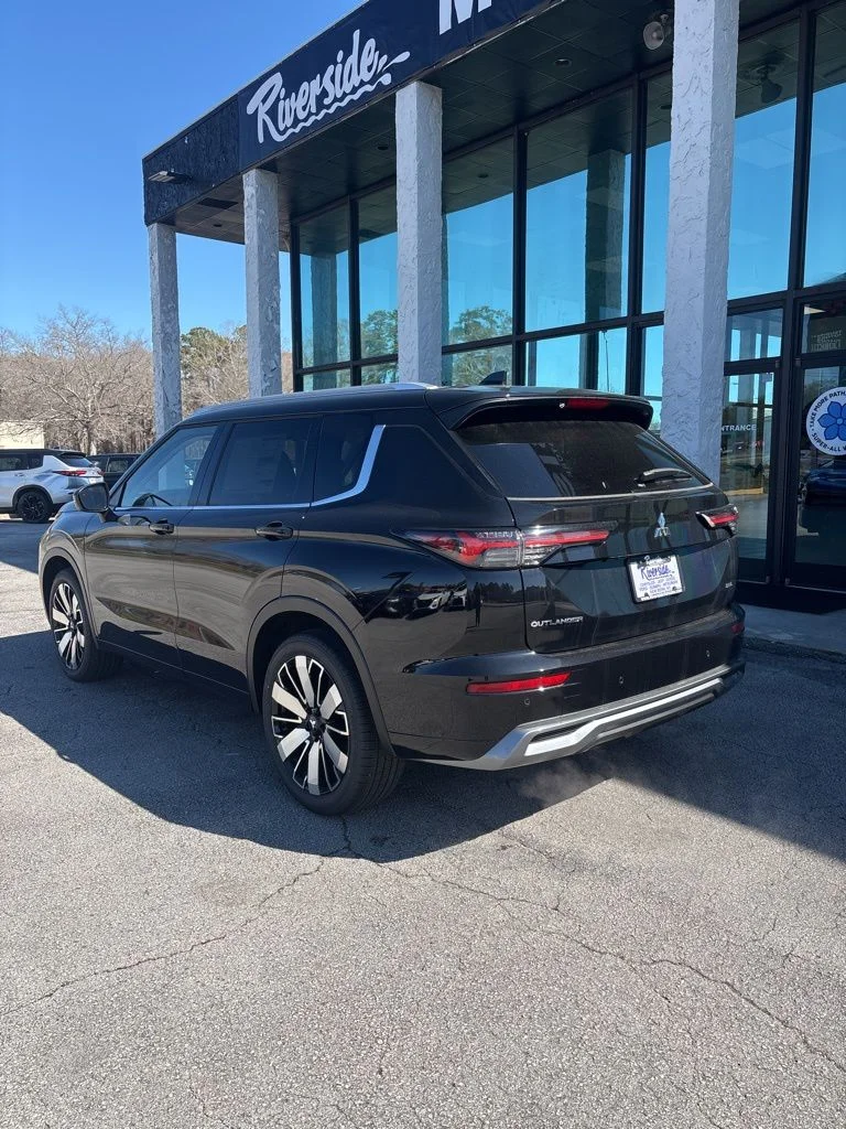 New 2026 Black Mitsubishi SEL 1.5T 2WD image 2