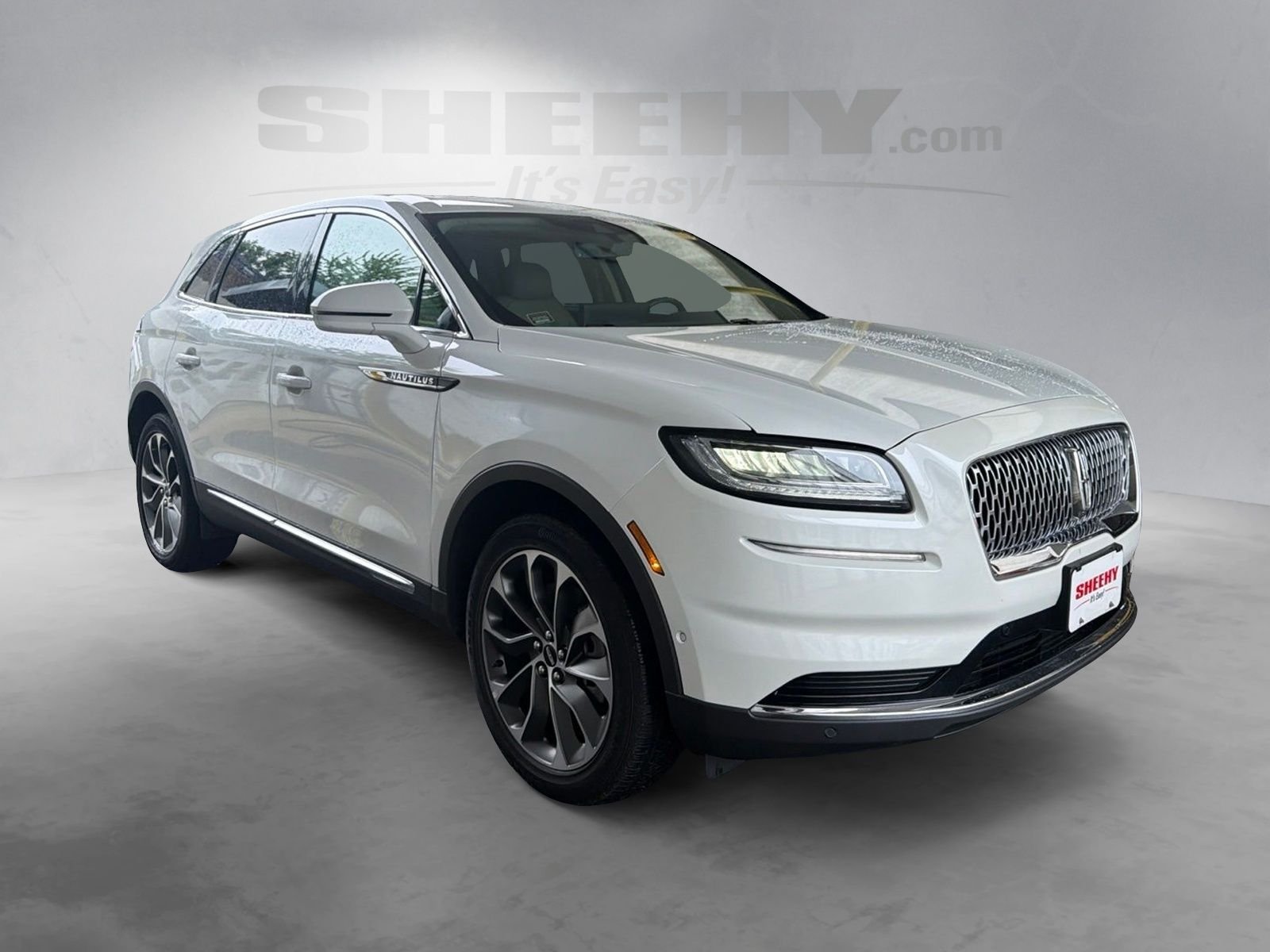Used 2023 White Lincoln Reserve image 2