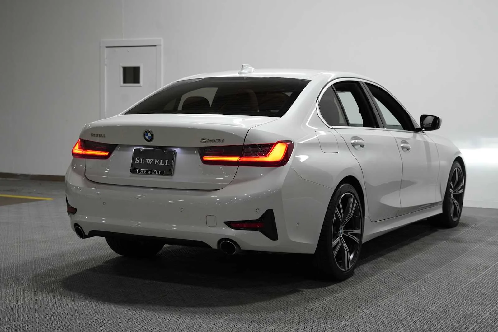 Used 2021 Mineral White Metallic BMW 330i image 4