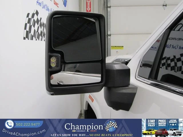 Used 2024 White Frost Tricoat GMC Denali image 19