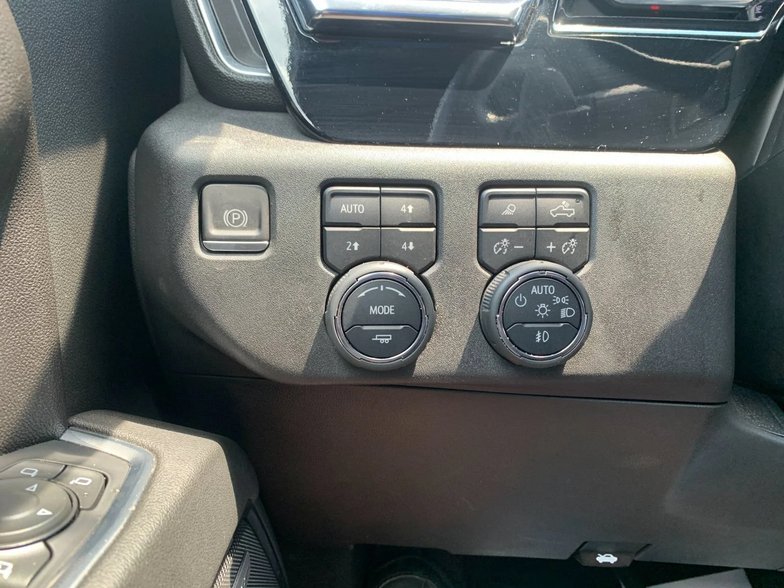 Used 2023 Black Chevrolet LTZ image 40
