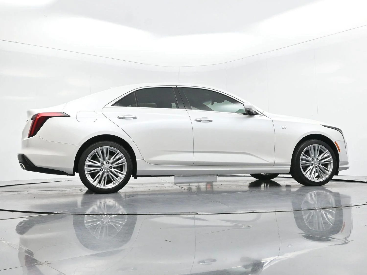 Used 2022 Crystal White Tricoat Cadillac Premium Luxury image 53