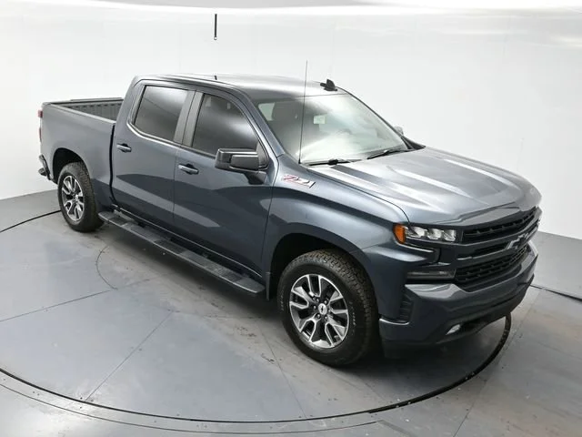 Used 2020 SHADOW GRAY METALLIC Chevrolet RST image 30