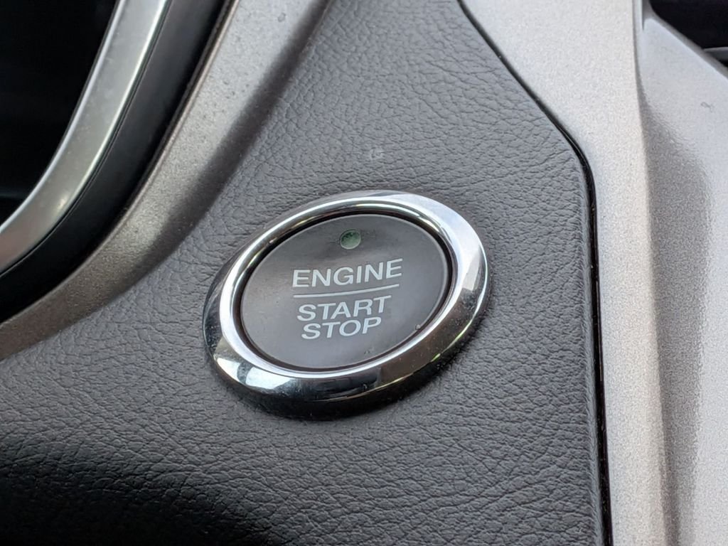 Used 2019 Silver Ford SE image 21