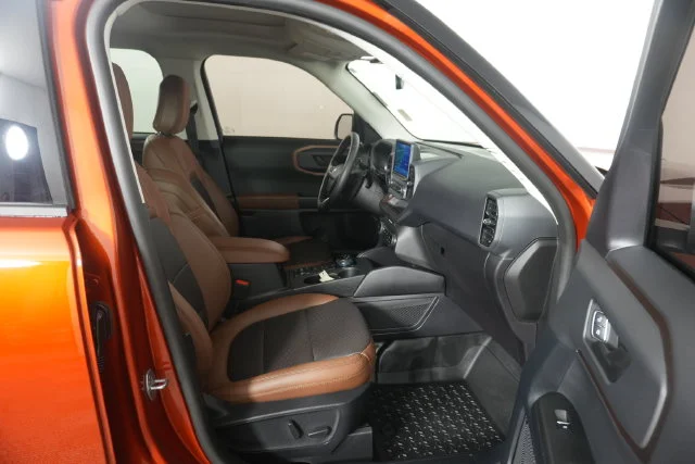 Used 2023 Hot Pepper Red Tinted Clearcoat Ford Badlands image 34