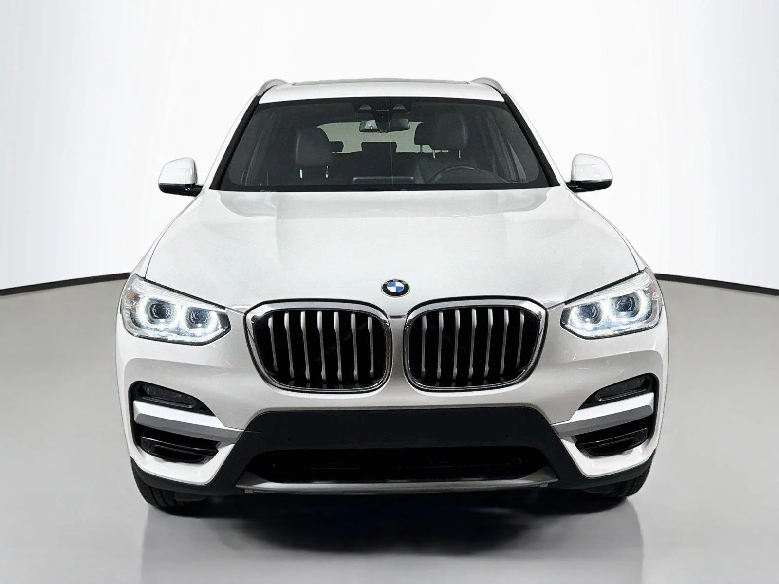 Used 2020 Alpine White BMW sDrive30i image 2