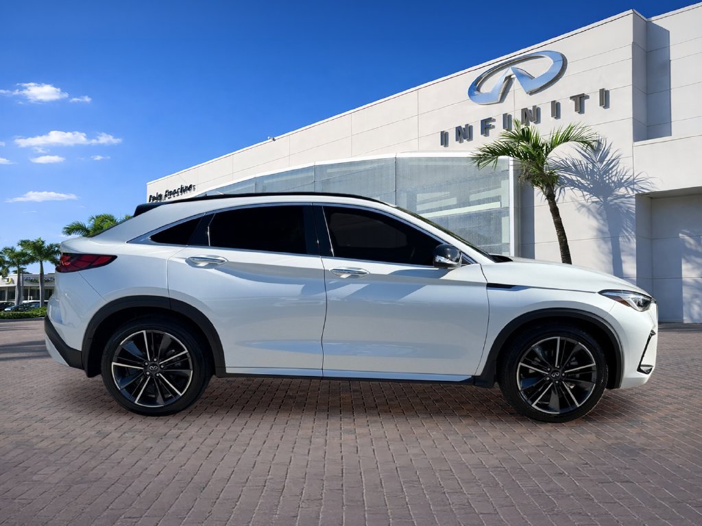 Used 2025 White INFINITI ESSENTIAL image 8