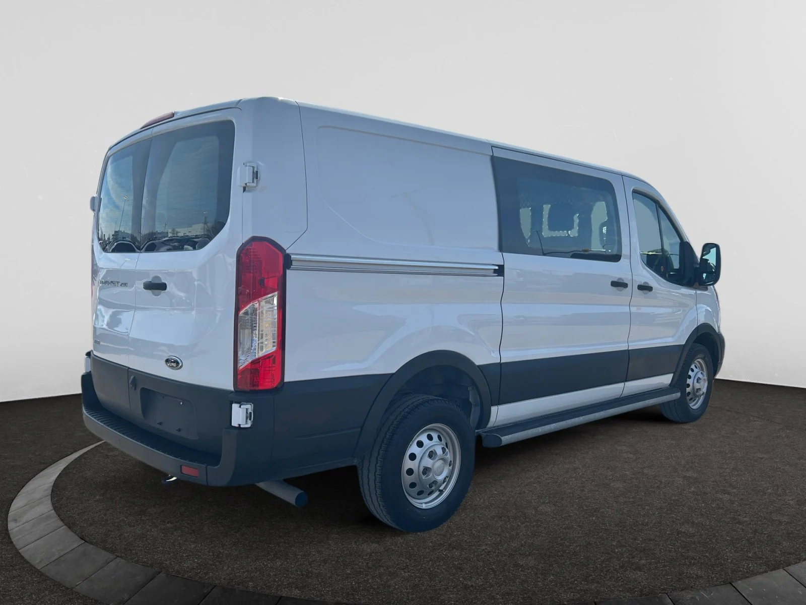 Used 2024 White Ford AWD image 5