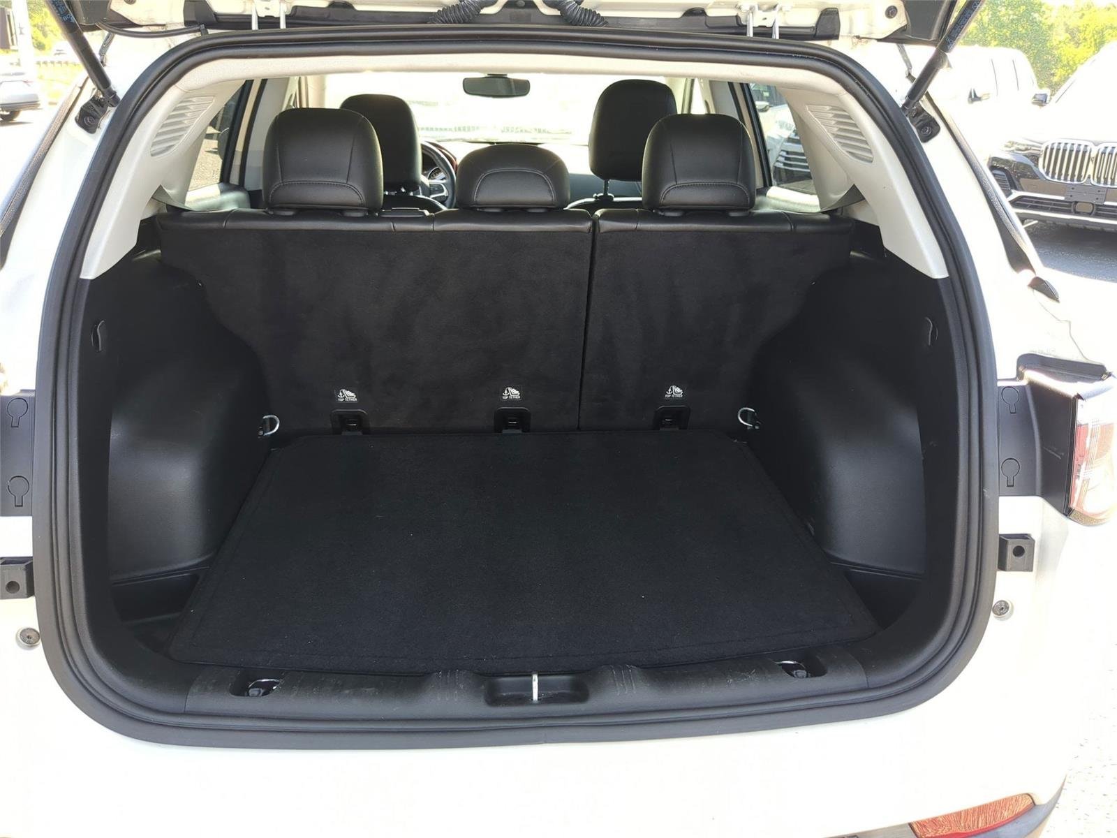 Used 2019 White Clearcoat Jeep Trailhawk image 34