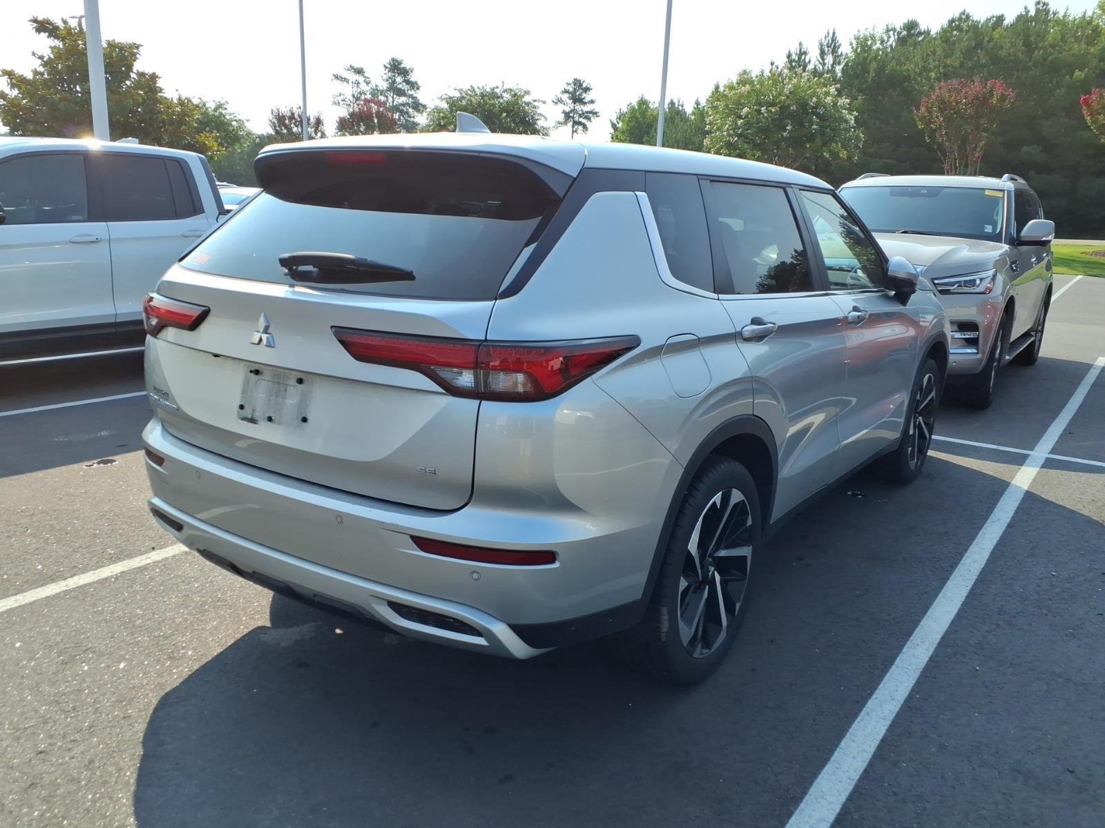Used 2023 Alloy Silver Metallic Mitsubishi SE image 6