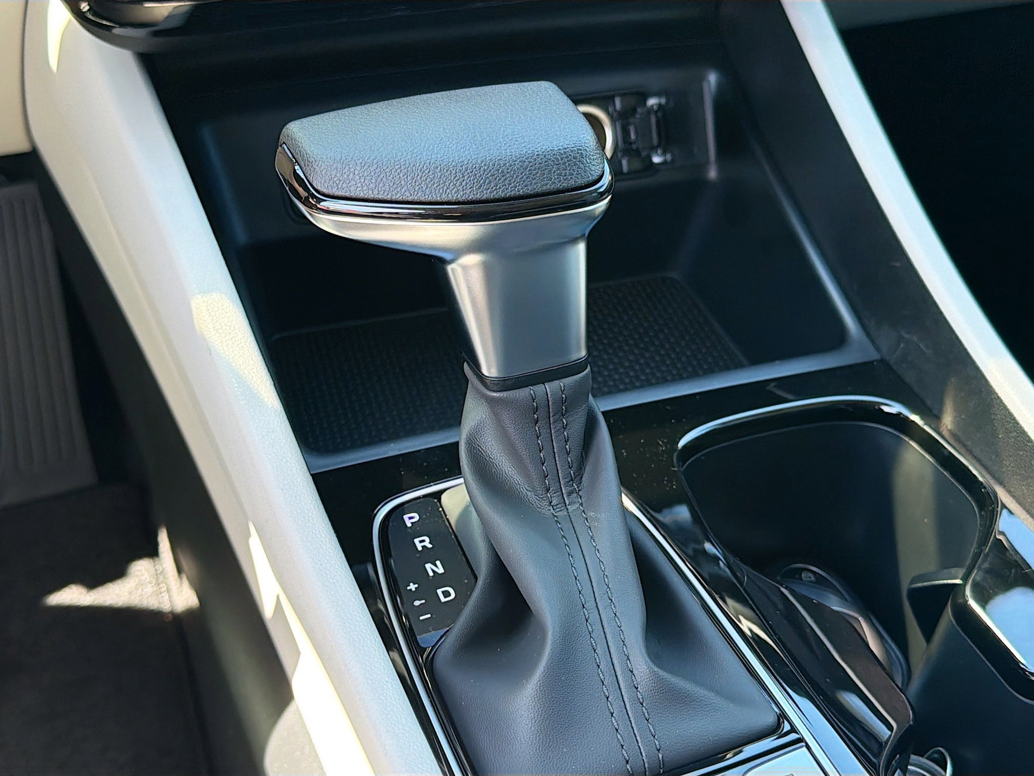 New 2026 Serenity White Pearl Hyundai SEL FWD image 60