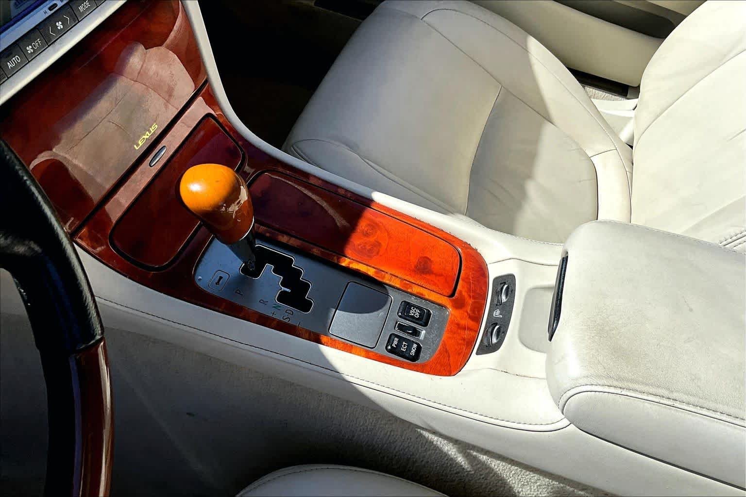 Used 2006 Matador Red Mica Lexus  image 13