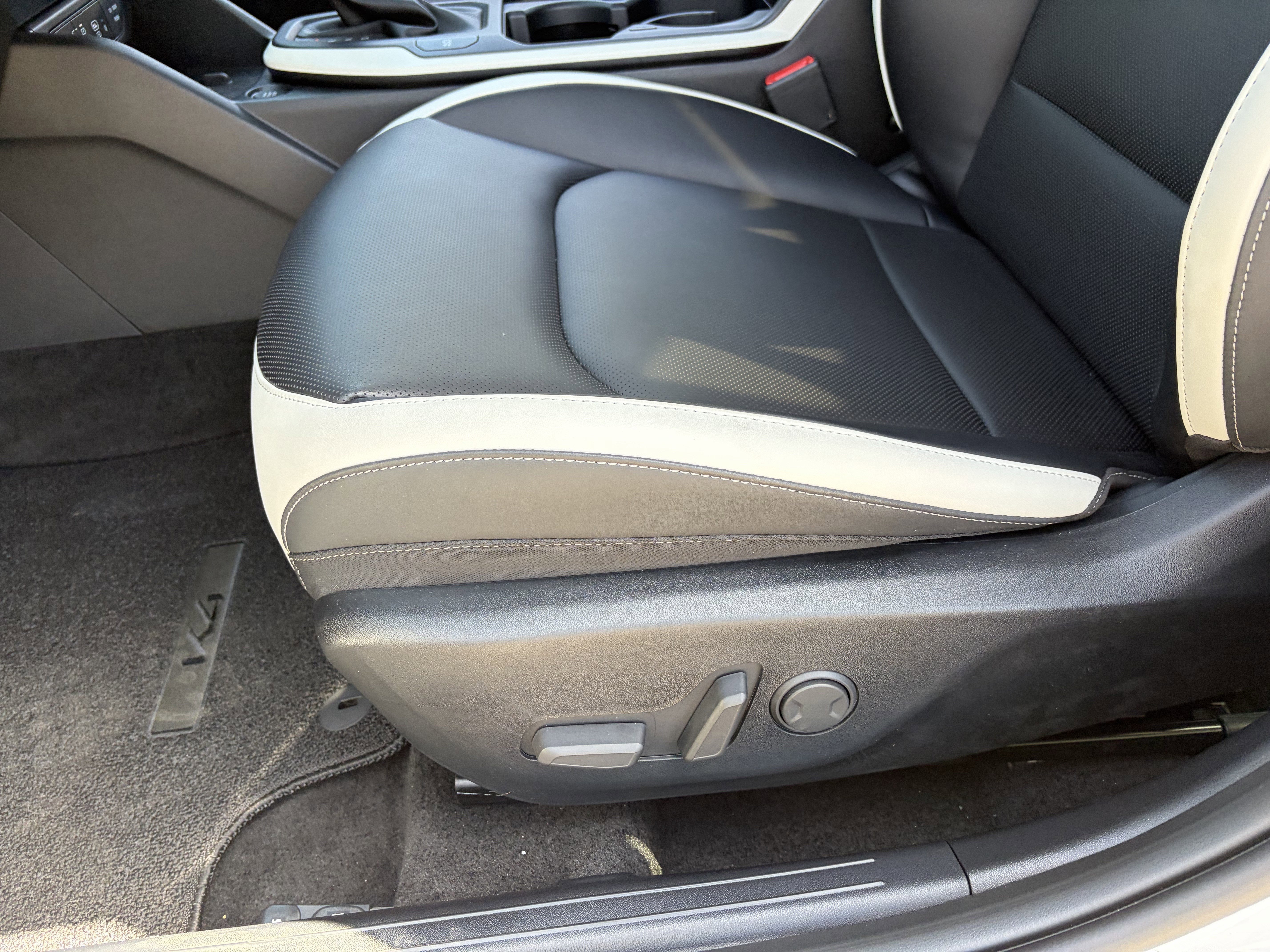 New 2026 Snow White Pearl Kia GT-Line image 19