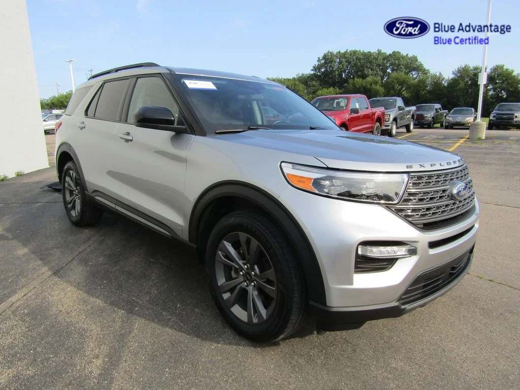 Certified Used 2024 Iconic Silver Metallic Ford XLT image 16