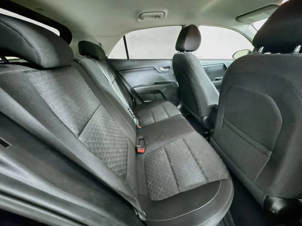 Used 2022 Black Kia S image 32