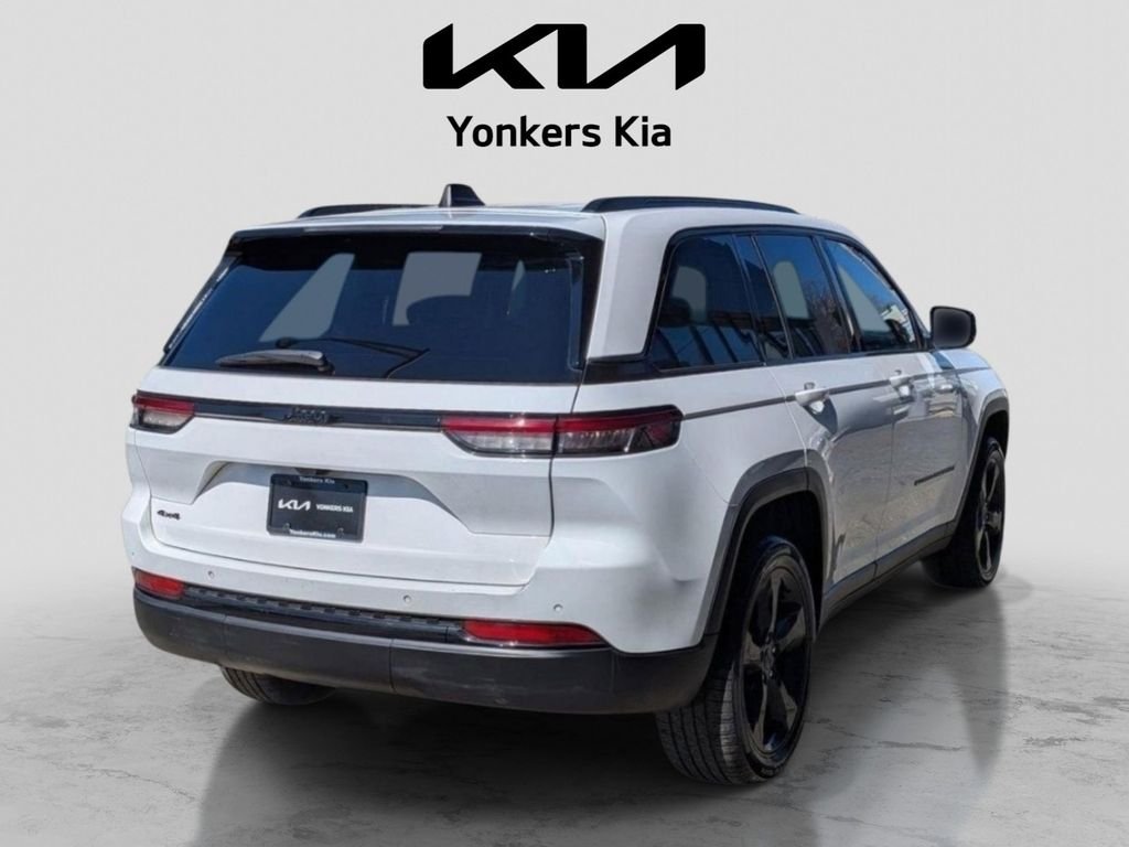 Used 2023 White Jeep Altitude X image 6